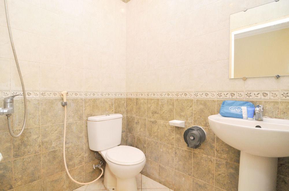 Hotel Maricaya Makassar Extérieur photo