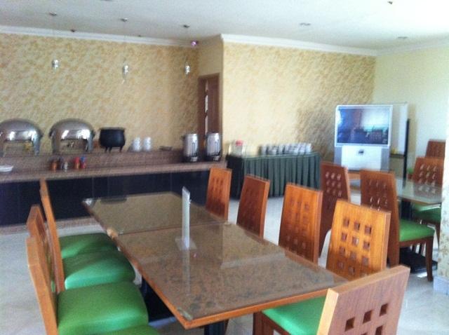 Hotel Maricaya Makassar Extérieur photo